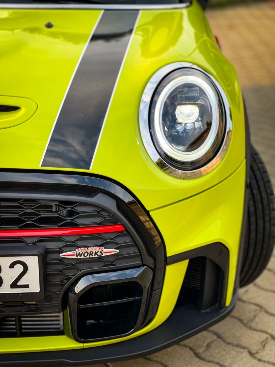 Csak az élvezet végett – Mini JCW Cabrio 2021 - Autó & Motor - MOBILITY - Mini  2021, Mini Cabrio teszt, Mini JWC Cabrio 2021 teszt, Mini teszt, 