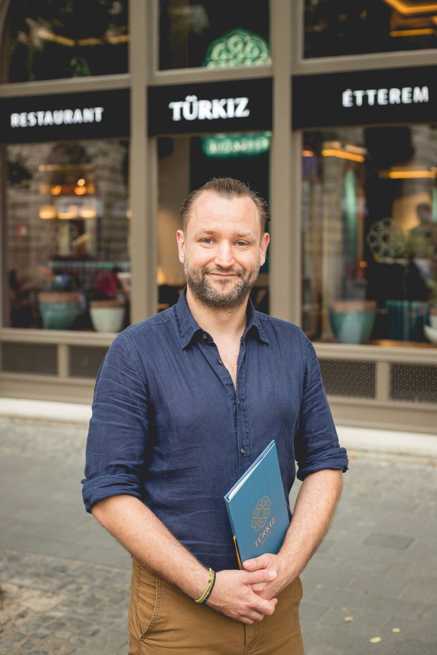 'Látni emberi sorsokat, amelyeknek ilyen módon te is részese lehetsz.' - Beszélgetés Csabányi Attilával, a Türkiz étterem üzletvezetőjével - STYLELIFE - Interjúk - interjú, türkiz étterem, vendéglátás, 