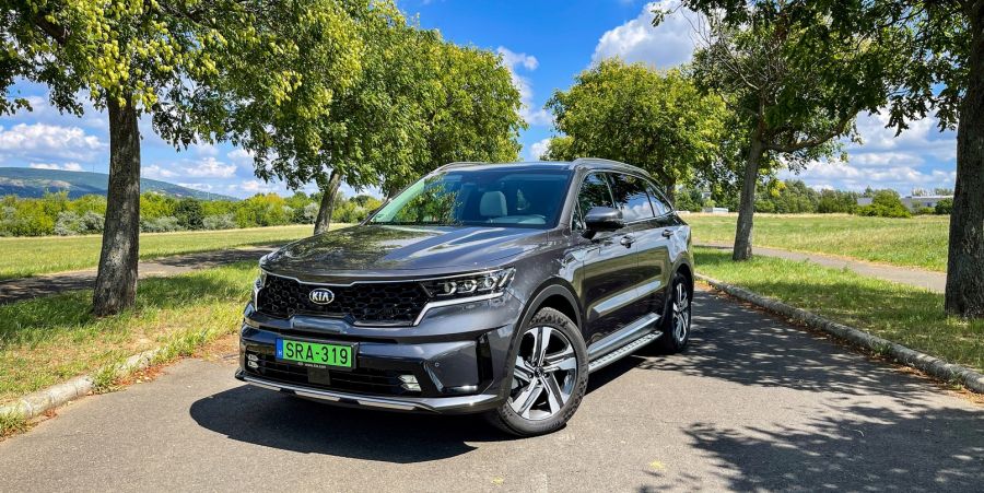 A tömegcikk és a prémium határa – KIA Sorento Plug-in Hybrid - Autó & Motor - MOBILITY - kia sorento, KIA sorento 2021 PHEV teszt, sorento hybrid, sorento hybrid teszt, sorento kia, sorento plug-in hybrid teszt, 