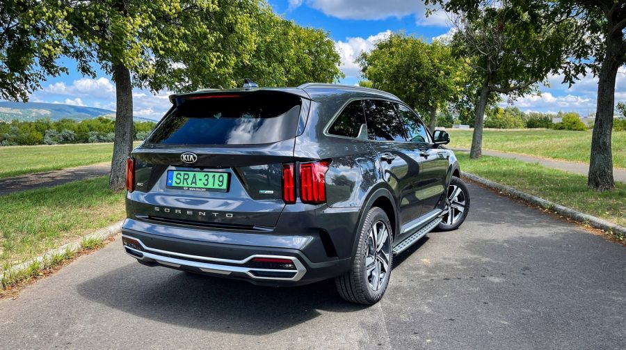 A tömegcikk és a prémium határa – KIA Sorento Plug-in Hybrid - Autó & Motor - MOBILITY - kia sorento, KIA sorento 2021 PHEV teszt, sorento hybrid, sorento hybrid teszt, sorento kia, sorento plug-in hybrid teszt, 