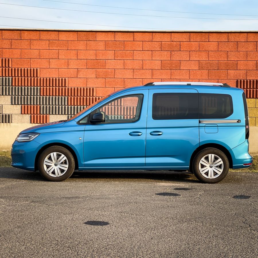 Végzi a dolgát, viszi a családot – VW Caddy Life 2.0 TDI - Autó & Motor - MOBILITY - 2021 Vw Caddy Life 2.0 TDI teszt, caddy, Caddy 7 személyes teszt, Caddy Life teszt, VW 7 személyes teszt, VW Caddy, 