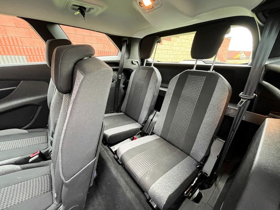 Családbarát – Peugeot 5008 Active Pack 1,5 Blue HDi - Autó & Motor - MOBILITY - 5008 dízel teszt, 5008 peugeot, 5008 peugeot 2021, 5008 teszt, Peugeot 5008 Active 1%2C5 dízel teszt, Peugeot 5008 dízel Active teszt, 