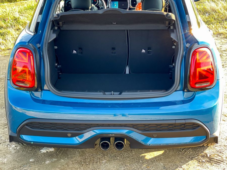 Kicsit kevesebb stílus, több praktikum – Mini Cooper S 5 ajtós - Autó & Motor - MOBILITY - 2021 augusztus 20 programok budapest, 2021 Cooper S 5 door, Mini 2021, mini cooper, Mini Cooper S 5 ajtós teszt, 