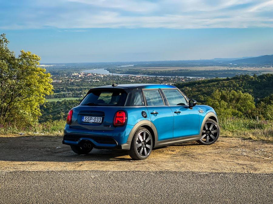 Kicsit kevesebb stílus, több praktikum – Mini Cooper S 5 ajtós - Autó & Motor - MOBILITY - 2021 augusztus 20 programok budapest, 2021 Cooper S 5 door, Mini 2021, mini cooper, Mini Cooper S 5 ajtós teszt, 