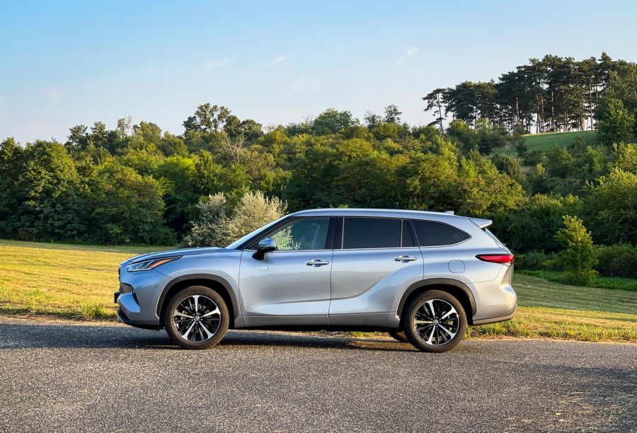 Nem Európának készült – Toyota Highlander AWD Executive - Autó & Motor -  - Highlander 2021, highlander teszt, Toyota Highlander AWD Executive teszt, Toyota Highlander teszt, 