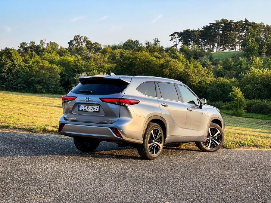 Nem Európának készült – Toyota Highlander AWD Executive - Autó & Motor -  - Highlander 2021, highlander teszt, Toyota Highlander AWD Executive teszt, Toyota Highlander teszt, 