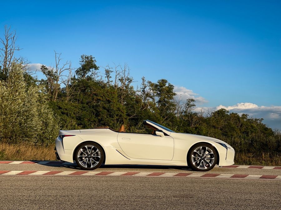 A tökéletes szimfónia – Lexus LC500 cabrio - Autó & Motor - MOBILITY - 2021 LC500 Lexus, LC500 cabrio, LC500 cabrio 2021, LC500 kabrió, Lexus cabrio, Lexus LC500 cabrio teszt, Lexus LC500 teszt, 