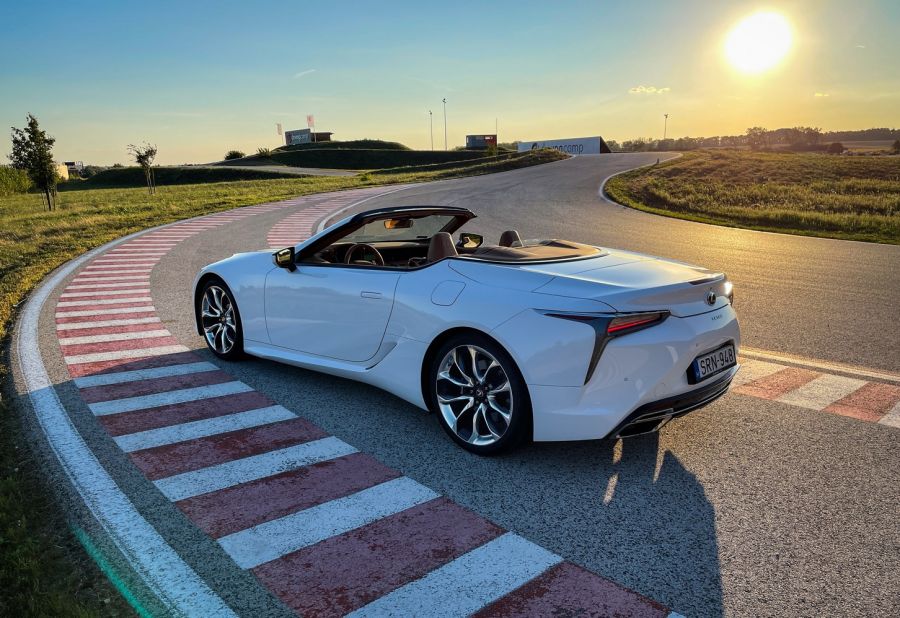 A tökéletes szimfónia – Lexus LC500 cabrio - Autó & Motor - MOBILITY - 2021 LC500 Lexus, LC500 cabrio, LC500 cabrio 2021, LC500 kabrió, Lexus cabrio, Lexus LC500 cabrio teszt, Lexus LC500 teszt, 