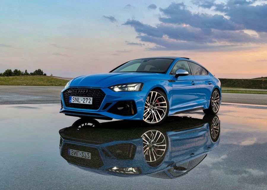 A gyönyörű nő, aki főzni is tud – Audi RS5 Sportback - Autó & Motor - MOBILITY - 2021 Audi RS5, Audi RS5 Sporback teszt, RS5 Audi, RS5 Sportback, 