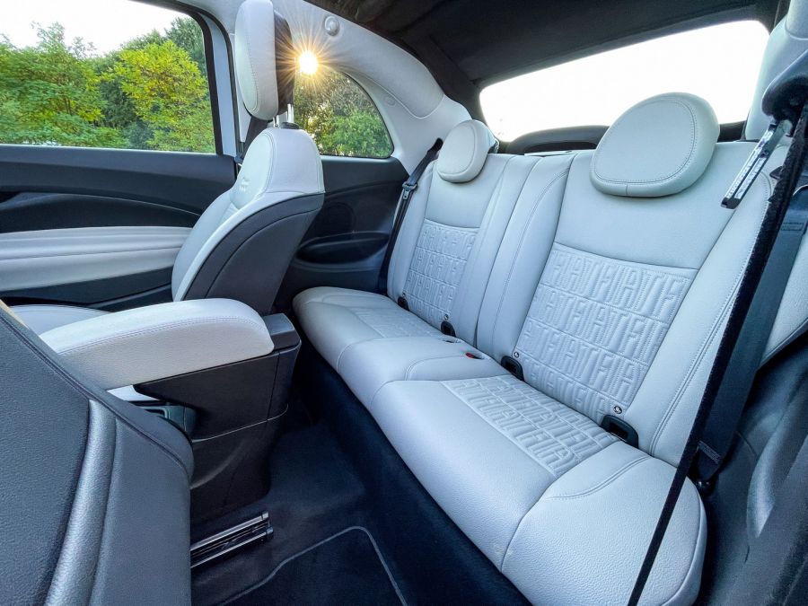 Csöpp kisautó, sok cukorral – Fiat 500e La Prima - Autó & Motor - MOBILITY - 2021 fiat 500e La prima, 500e teszt, fiat 500e, Fiat 500e teszt, 