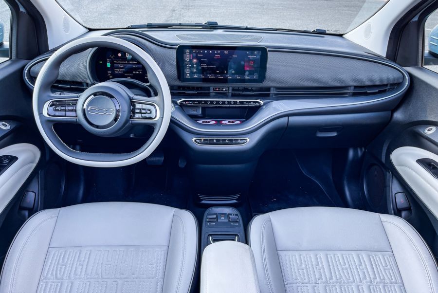 Csöpp kisautó, sok cukorral – Fiat 500e La Prima - Autó & Motor - MOBILITY - 2021 fiat 500e La prima, 500e teszt, fiat 500e, Fiat 500e teszt, 