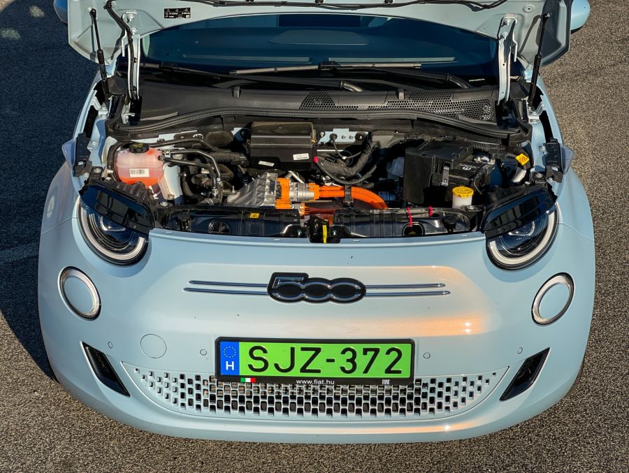 Csöpp kisautó, sok cukorral – Fiat 500e La Prima - Autó & Motor - MOBILITY - 2021 fiat 500e La prima, 500e teszt, fiat 500e, Fiat 500e teszt, 