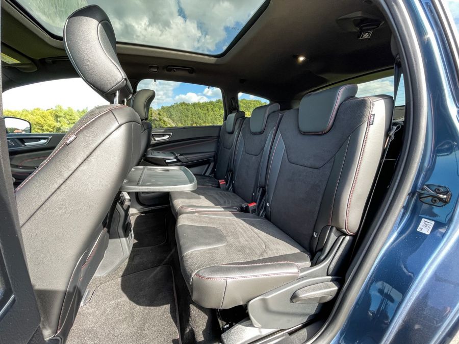 Régi ismerős új szívvel – Ford S-Max 2.5l FHEV FWD - Autó & Motor - MOBILITY - 2021 Ford S-MAX, 2021 Ford S-Max teszt, Ford S-Max 2.5 FHEV FWD teszt, Ford S-Max teszt, S-Max FHEV teszt, S-Max full hybrid teszt, 