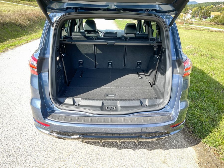 Régi ismerős új szívvel – Ford S-Max 2.5l FHEV FWD - Autó & Motor - MOBILITY - 2021 Ford S-MAX, 2021 Ford S-Max teszt, Ford S-Max 2.5 FHEV FWD teszt, Ford S-Max teszt, S-Max FHEV teszt, S-Max full hybrid teszt, 