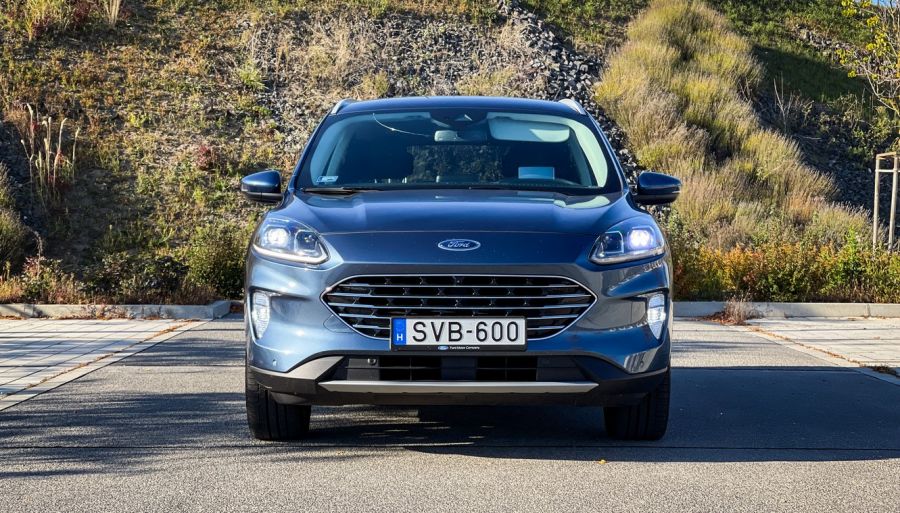 Kabát, sapka megvan, de milyen legyen a cipő? – Ford Kuga Titanium X 2.5l FHEV FWD - Autó & Motor - MOBILITY - Ford Kuga 2021 hybrid teszt, Ford Kuga full hybrid teszt, Ford Kuga Titanium X FHEV teszt, kuga 2021, kuga hybrid, kuga teszt, 