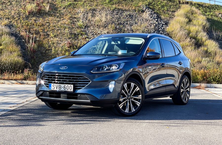 Kabát, sapka megvan, de milyen legyen a cipő? – Ford Kuga Titanium X 2.5l FHEV FWD - Autó & Motor - MOBILITY - Ford Kuga 2021 hybrid teszt, Ford Kuga full hybrid teszt, Ford Kuga Titanium X FHEV teszt, kuga 2021, kuga hybrid, kuga teszt, 