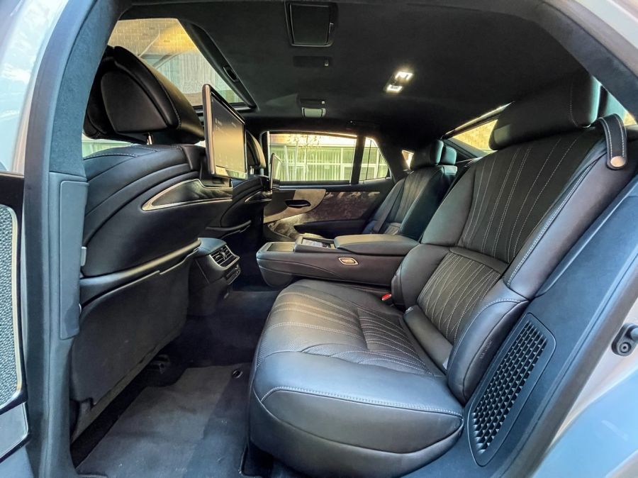 A rendszerváltás óta eltelt idő – Lexus LS 500h - Autó & Motor - MOBILITY - lexus LS 500h teszt, Lexus LS teszt, Lexus LS500h, LS 500h teszt, 