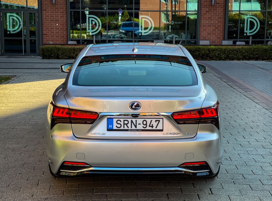 A rendszerváltás óta eltelt idő – Lexus LS 500h - Autó & Motor - MOBILITY - lexus LS 500h teszt, Lexus LS teszt, Lexus LS500h, LS 500h teszt, 