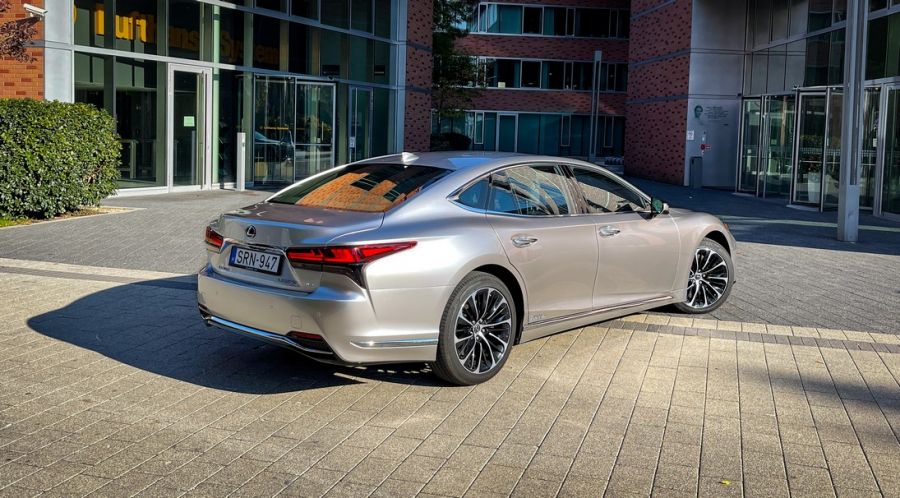 A rendszerváltás óta eltelt idő – Lexus LS 500h - Autó & Motor - MOBILITY - lexus LS 500h teszt, Lexus LS teszt, Lexus LS500h, LS 500h teszt, 