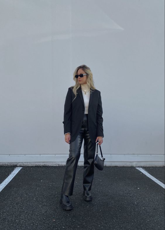 Stílusiskola: így viselj télen bőrnadrágokat -  -  - bőrnadrág, divat, outfit, stílus, tél, 