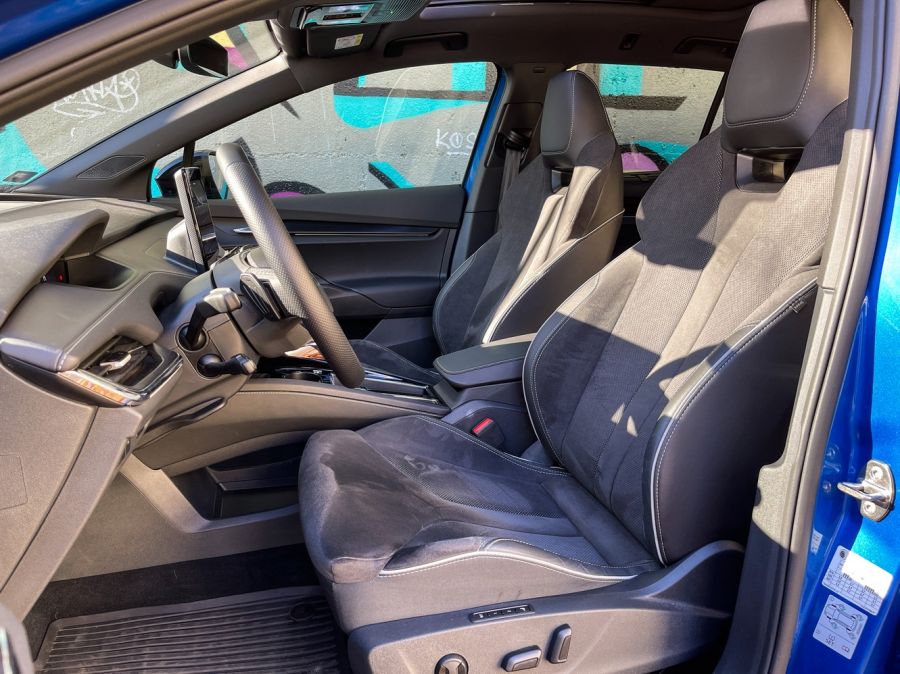 Ön dönt, Enyaq vagy Cognac - Skoda Enyaq iV 80 Sportline - Autó & Motor - MOBILITY - enyaq iv, Enyaq iv 80 teszt, enyaq teszt, Skoda elektromos SUV teszt, skoda enyaq, Skoda Enyaq iV 80 Sportline teszt, 