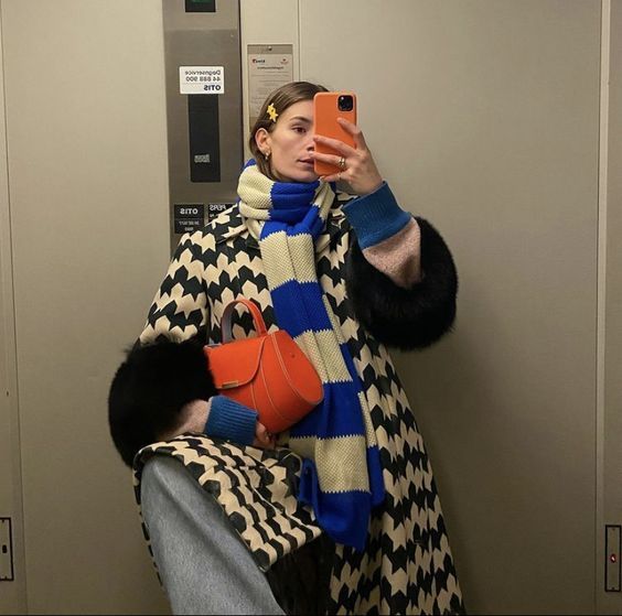 Stílusiskola: így viselj színes sálakat -  -  - kötött sál, outfit, sál, stílus, tél, 