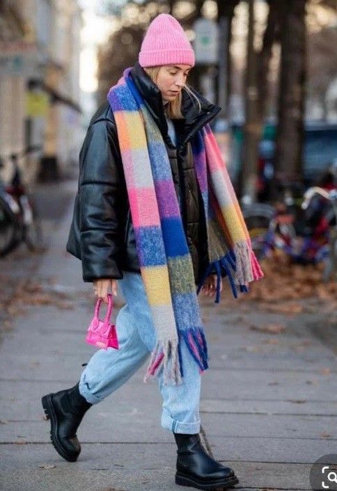 Stílusiskola: így viselj színes sálakat -  -  - kötött sál, outfit, sál, stílus, tél, 