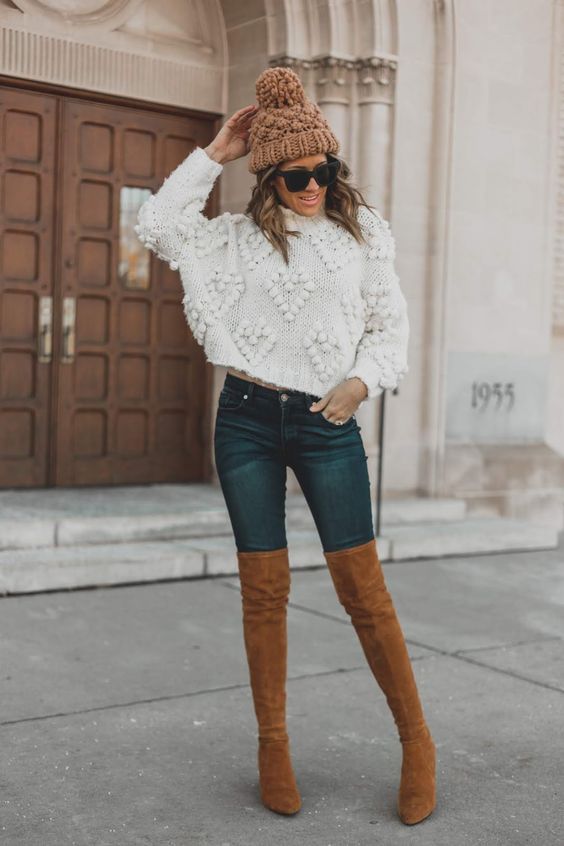 Stílusiskola: így viselj fehér kötött pulcsikat -  -  - divat, fehér kötött pulcsi, karácsony, kötött pulcsi, outfit, stílus, tél, 