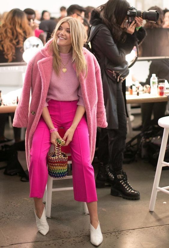 Stílusiskola: törj ki a januári szürkeségből színes outfitekkel -  -  - divat, január, outfit, stílus, színek, szürkeség, 