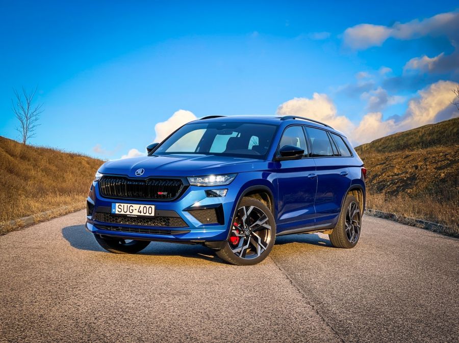 Nincs megállás – Skoda Kodiaq RS 2021 - Autó & Motor - MOBILITY - 2021 Skoda Kodiaq RS teszt, kodiaq, kodiaq rs, kodiaq teszt, RS Kodiaq teszt, skoda kodiaq, 