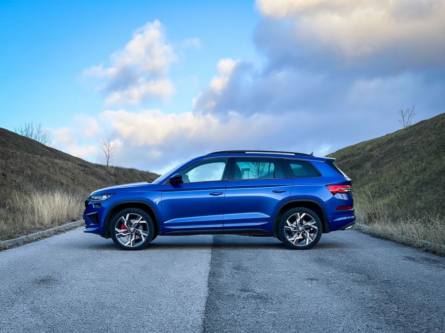 Nincs megállás – Skoda Kodiaq RS 2021 - Autó & Motor - MOBILITY - 2021 Skoda Kodiaq RS teszt, kodiaq, kodiaq rs, kodiaq teszt, RS Kodiaq teszt, skoda kodiaq, 