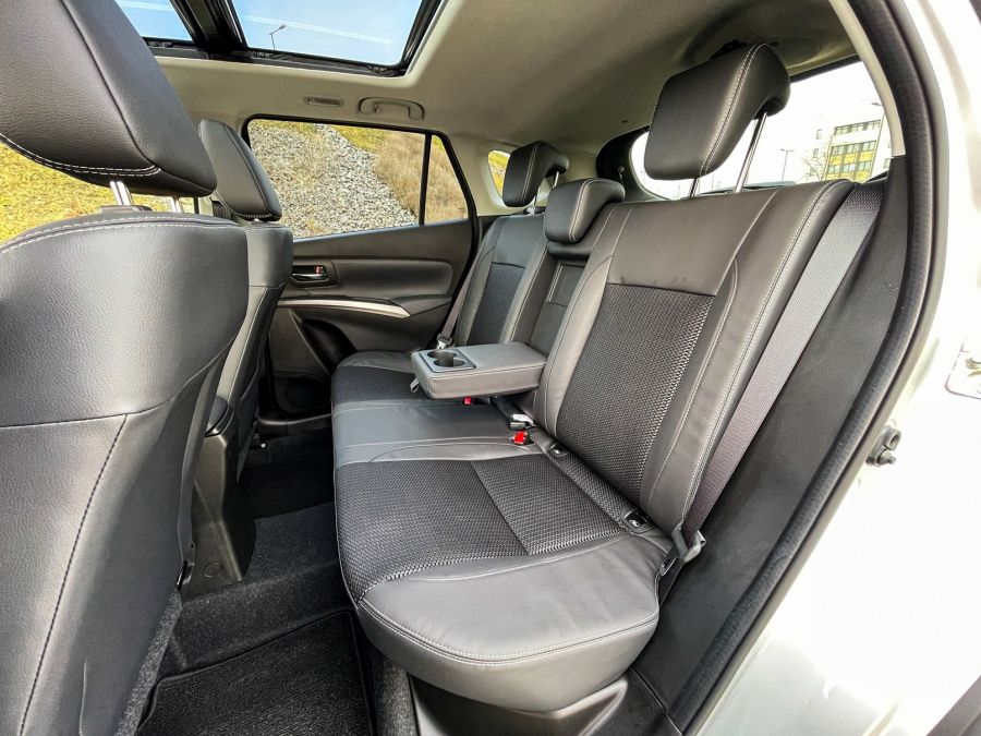 Több, mint facelift – Suzuki S-Cross 1.4 AllGrip GLX Panoráma - Autó & Motor - MOBILITY - s-cross 2022, s-cross teszt, suzuki, suzuki s cross, Suzuki S-Cross 1%2C4 GLX Panoráma teszt, Suzuki S-Cross 2021 teszt, Suzuki S-Cross 2022 teszt, 