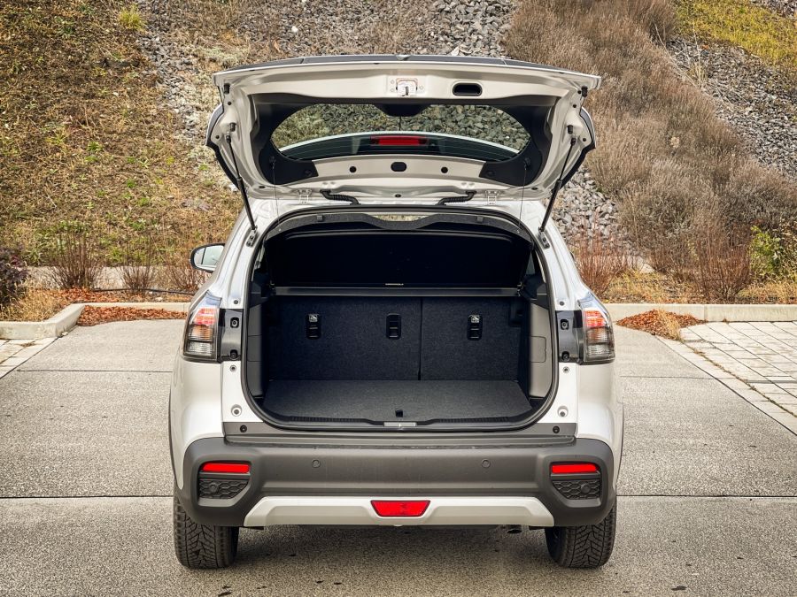 Több, mint facelift – Suzuki S-Cross 1.4 AllGrip GLX Panoráma - Autó & Motor - MOBILITY - s-cross 2022, s-cross teszt, suzuki, suzuki s cross, Suzuki S-Cross 1%2C4 GLX Panoráma teszt, Suzuki S-Cross 2021 teszt, Suzuki S-Cross 2022 teszt, 