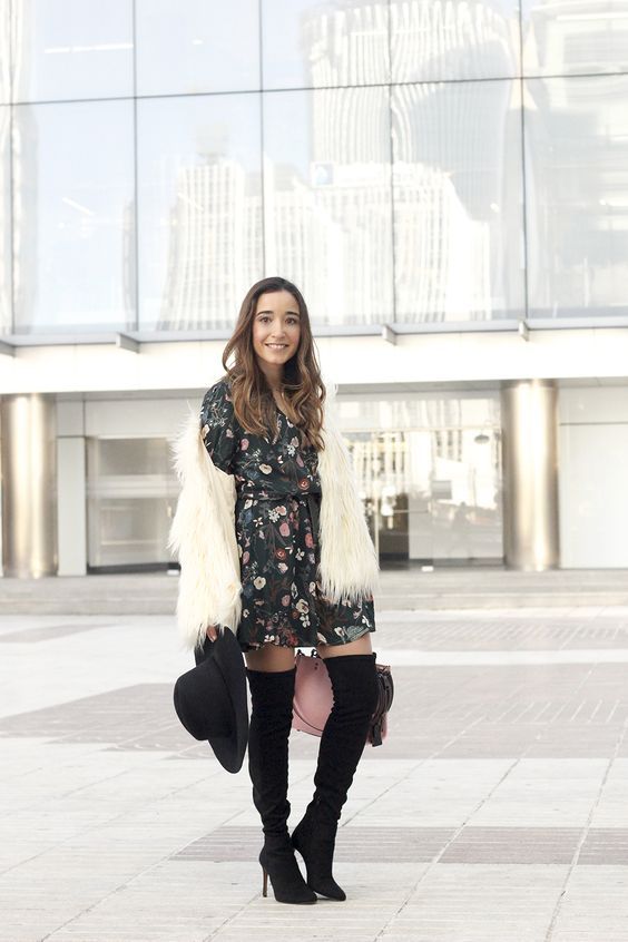 Stílusiskola: így viselj télen virágos ruhákat -  -  - divat, outfit, stílus, virágos, virágos ruha, 