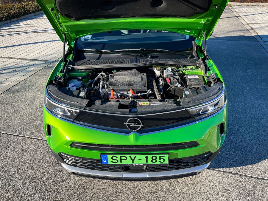 Kívül-belül zöld – Opel Mokka-e - Autó & Motor - MOBILITY - 2021 Mokka-e, Mokka elektromos teszt, Mokka Opel, opel mokka, Opel Mokka-e teszt, opel teszt, 