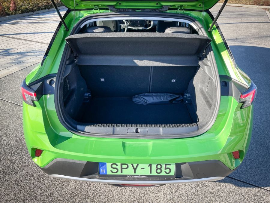 Kívül-belül zöld – Opel Mokka-e - Autó & Motor - MOBILITY - 2021 Mokka-e, Mokka elektromos teszt, Mokka Opel, opel mokka, Opel Mokka-e teszt, opel teszt, 