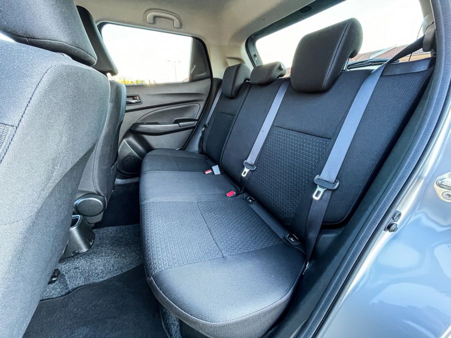 Mindegy kié, szeretem! – Suzuki Swift 1,2 mild-hybrid GLX CVT - Autó & Motor - MOBILITY - 2021 Suzuki Swift 1%2C2 GLX, 2021 Swift teszt, Suzuki Swift GLX automata teszt, Suzuki teszt, Swift GLX CVT teszt, Swift teszt, 