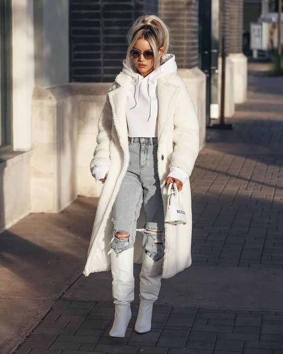Stílusiskola: így viselj télen fehér műszőrme kabátokat -  -  - divat, fehér bunda, műszőrme, outfit, stílus, 