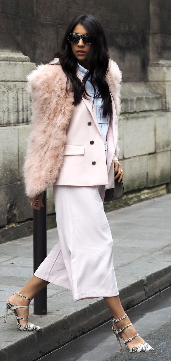 Stílusiskola: így viselj púder árnyalatokat télen -  -  - divat, outfit, púder, stílus, tél, 