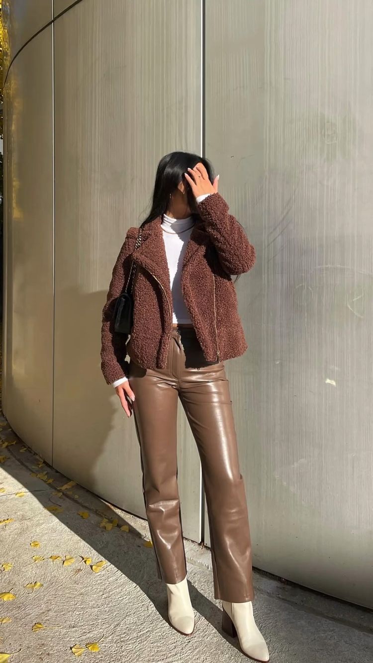 Stílusiskola: így viselj télen barnát -  -  - barna, divatrend, outfit, stílus, 