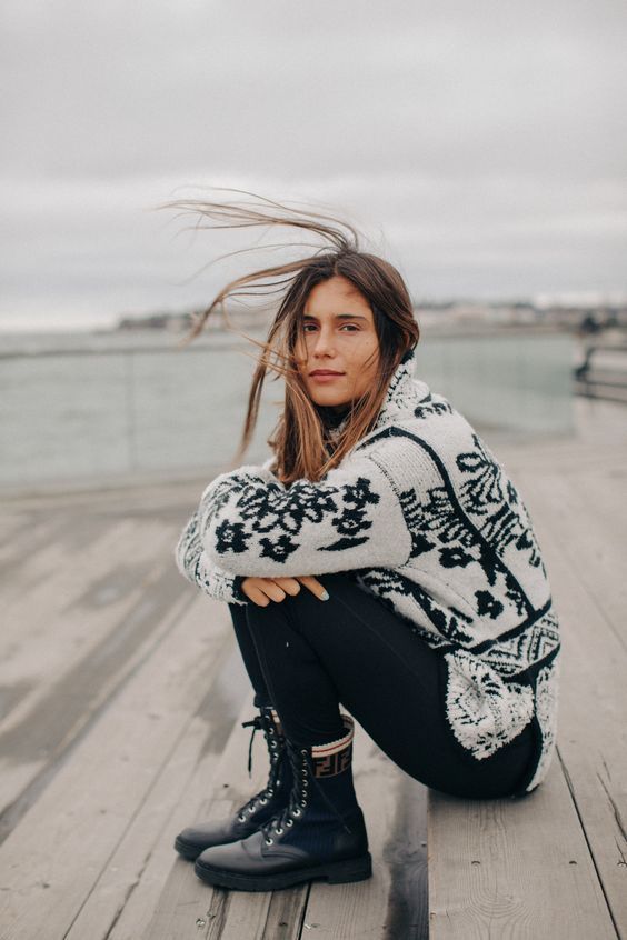 Stílusiskola: varázsolj tavaszi hangulatot virágos pulcsikkal -  -  - divat, outfit, stílus, virágos pulcsi, 