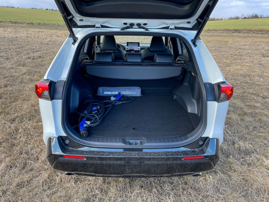 Újracímkézés az autóiparban, avagy a Suzuki Across - Autó & Motor - MOBILITY - Suzuki Across, Suzuki Across teszt, Suzuki újraciímkézés, 