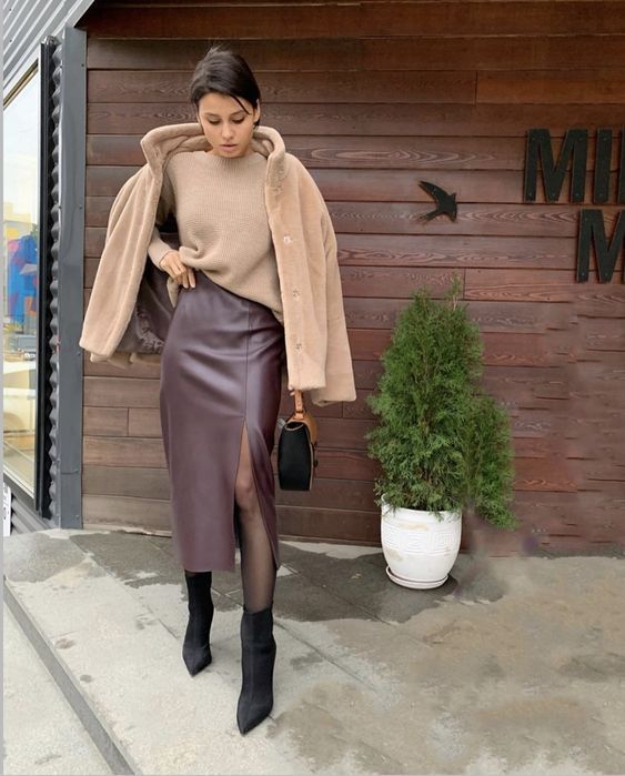 Stílusiskola: így viselj bőr ceruzaszoknyákat -  -  - bőr, ceruzaszoknya, divat, outfit, stílus, szoknya, 