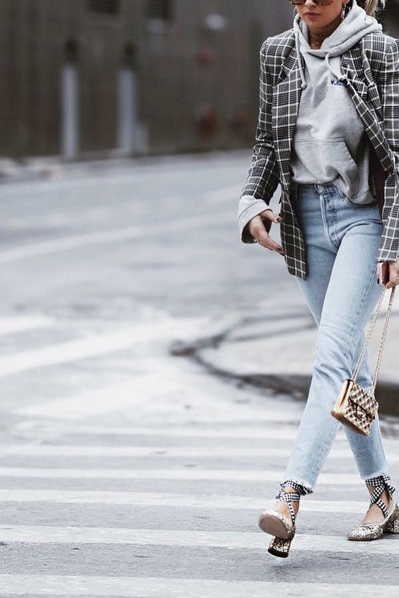 Stílusiskola: így lehetsz csinos kapucnis pulcsikban -  -  - divat, kapucnis pulcsi, outfit, pulcsi, stílus, tavasz, 