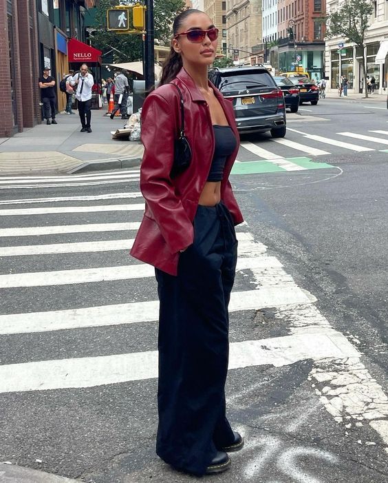 Stílusiskola: így viseld a bőrdzsekit idén tavasszal -  -  - bőrdzseki, divat, outfit, stílus, tavasz, 