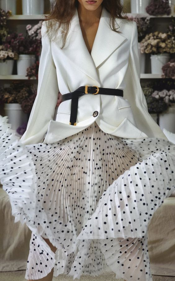 Stílusikola: a tavasz kedvencei a fehér blézerek -  -  - blézer, divat, fehér blézer, outfit, stílus, 