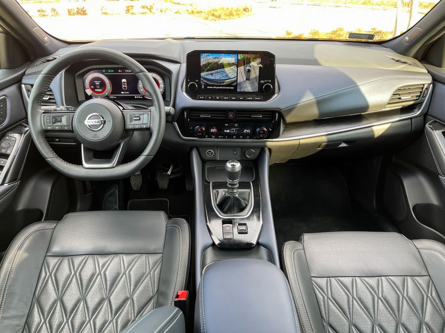 Tovább emeli a szintet – Nissan Qashqai 1.3 DIG-T Mild Hybrid Tekna+ - Autó & Motor - MOBILITY - 2021 Nissan Qashqai teszt, qashqai, qashqai 2021, Qashqai Tekna+ 1%2C3 teszt, qashqai teszt, 