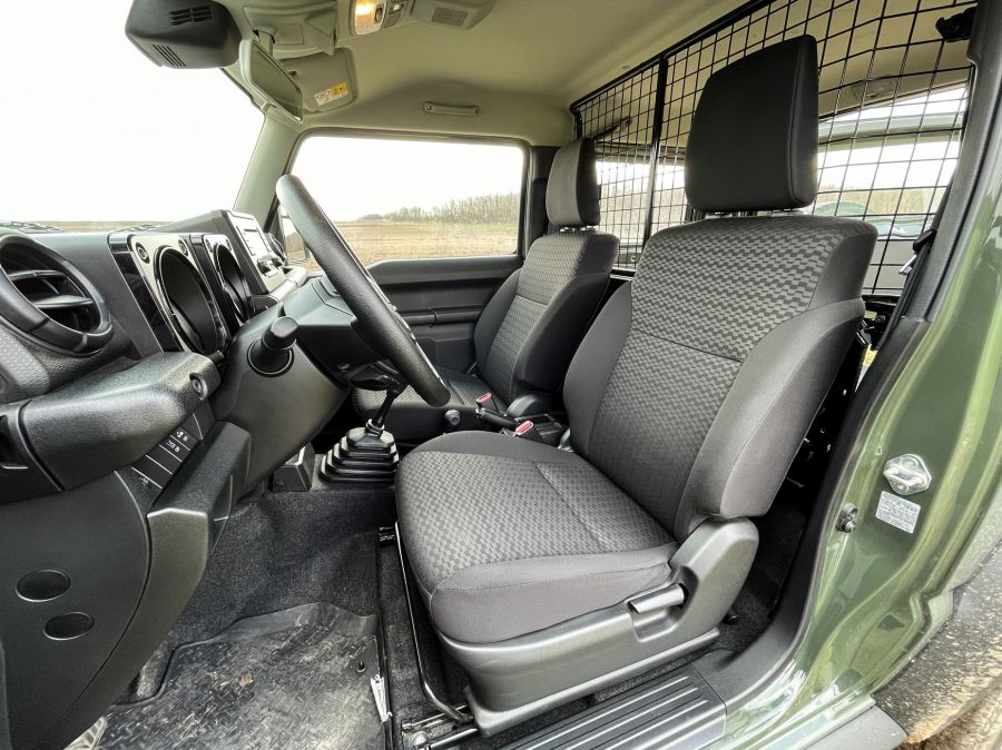 Befér a kiskapun is – Suzuki Jimny 1,5 VVT LCV - Autó & Motor - MOBILITY - jimny 2021, Jimny LCV teszt, jimny teszt, suzuki jimny, Suzuki Jimny 2021, 