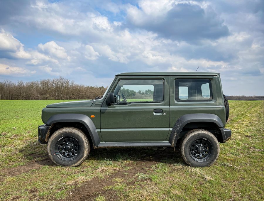 Befér a kiskapun is – Suzuki Jimny 1,5 VVT LCV - Autó & Motor - MOBILITY - jimny 2021, Jimny LCV teszt, jimny teszt, suzuki jimny, Suzuki Jimny 2021, 