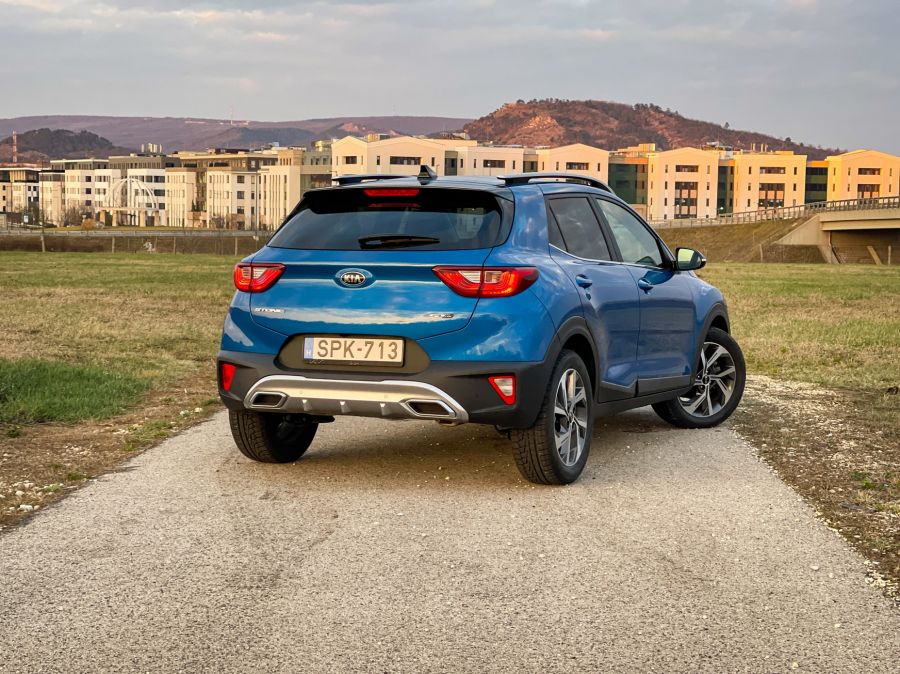 Trendi a négyzeten, avagy a fullos kicsi – Kia Stonic 120 Hybrid 48V GT Line - Autó & Motor - MOBILITY - kia stonic, Kia Stonic 120 Hybrid GT Line teszt, Stonic GT Line, stonic teszt, 